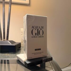 Giorgio Armani Acqua di Giò Perfume Box - White and Black